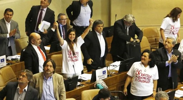 Diputados chilenos aprueban despenalizar el aborto tras un año de discusión