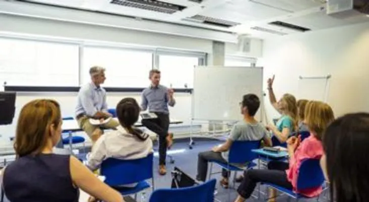 ¿Cómo tratan profesores los países con la mejor educación?
