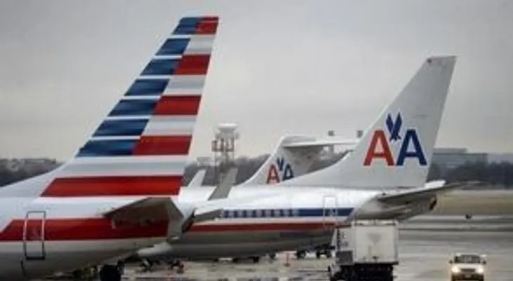 American Airlines suspende a auxiliar de vuelo tras altercado con pasajera