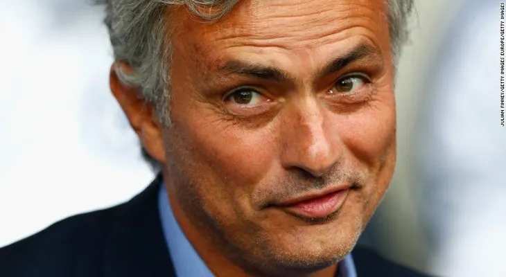 Jose Mourinho ya es el nuevo entrenador del Manchester United