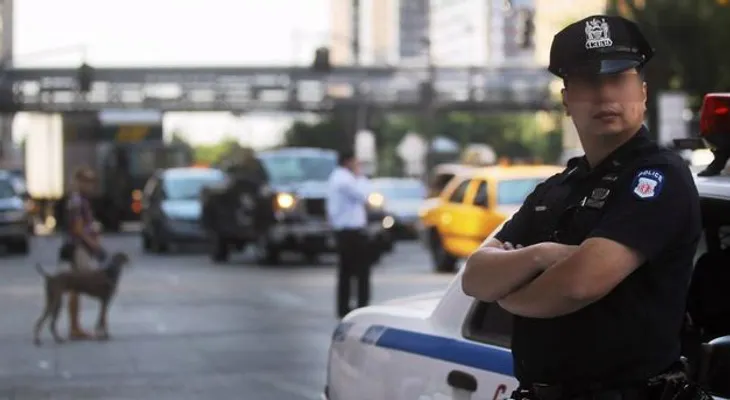 Campaña de Policía de Nueva York en Twitter evidencia brutalidad policial