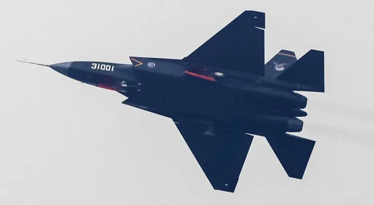 China deja ver un material que puede invisibilizar a sus aviones