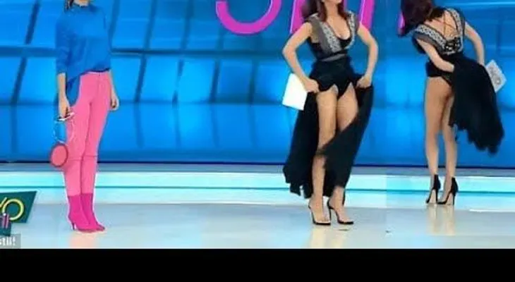 La nerviosa reacción de una presentadora de TV al sentir una "araña" bajo su vestido