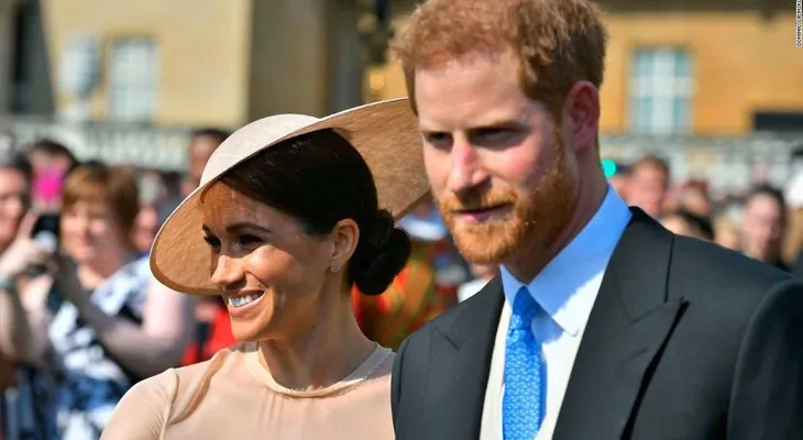 Meghan Markle y el príncipe Enrique hacen su primera aparición pública como duques de Sussex
