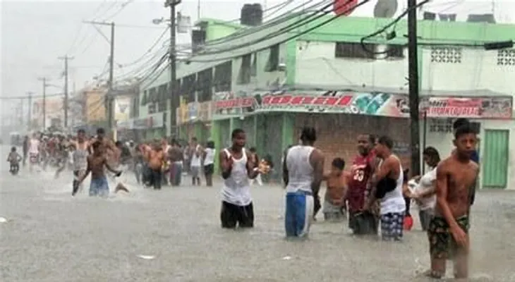 150 viviendas inundadas en Santiago