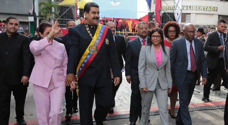 Maduro dice que "por las buenas o por las malas" dialogará con la oposición