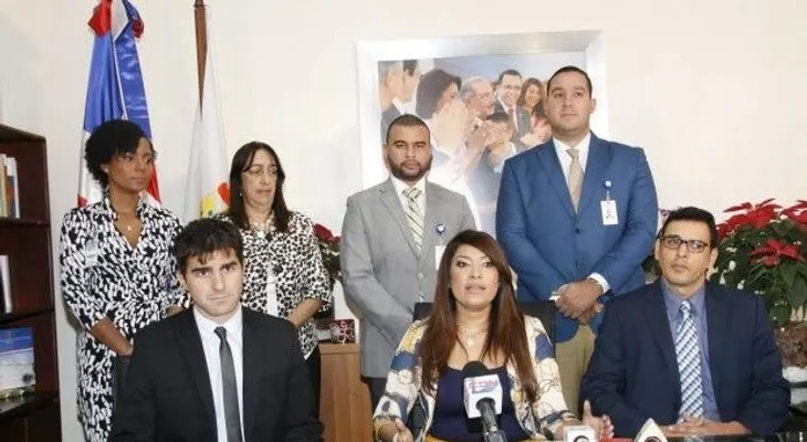 El Ministerio de la Juventud dio a conocer los nombres de los 920 jóvenes favorecidos con becas para cursar maestrías internacionales
