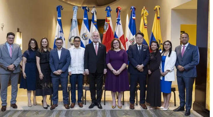 Supervisores financieros abordan IA y ciberseguridad en Santo Domingo