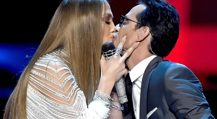 Dicen que el divorcio no fue por este beso, sino que Shannon de Lima le pegó los "cuernos" a Marc Anthony