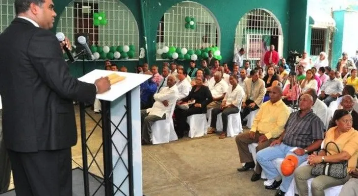Julio Jiménez y 27 dirigentes renuncian del PRI
