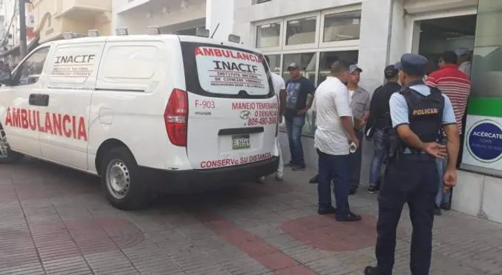 Mujer asesinada en joyería era madre de tres hijos; PN busca dos personas que tiene identificada