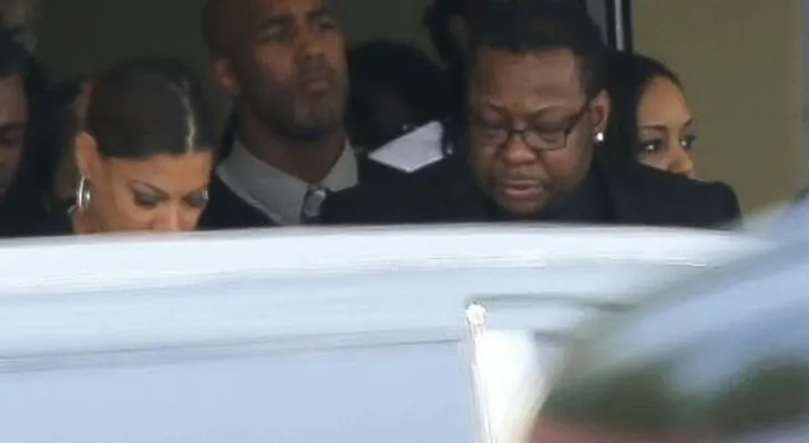 Realizan en ceremonia privada el funeral de la hija de Whitney Houston