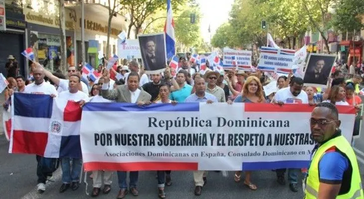 Dominicanos en España marchan en defensa de la soberanía 