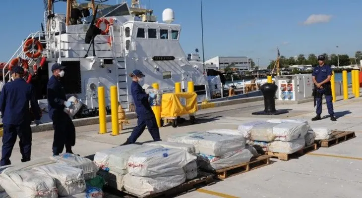 Guardia Costera decomisa 900 kilos de cocaína entre Puerto Rico y República Dominicana