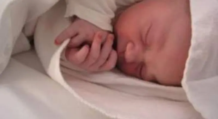 Fiscalía del DN entrega a CONANI niña abandonada en Hospital Infantil