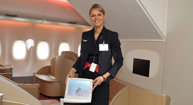 Air France ordena a tripulación femenina cubrir su cabeza en viajes a Teherán