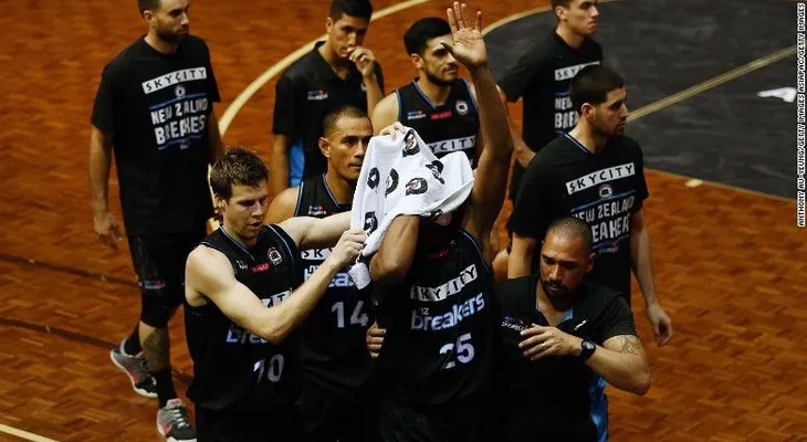 El terror de que se te salga un ojo en pleno partido de baloncesto