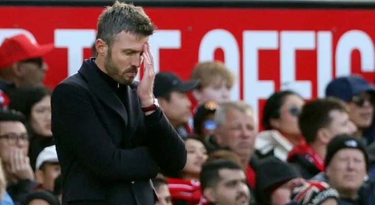 Neville y Keane arremeten contra Carrick tras la debacle del Manchester United: "A veces un entrenador necesita ser despedido por su propio bien"