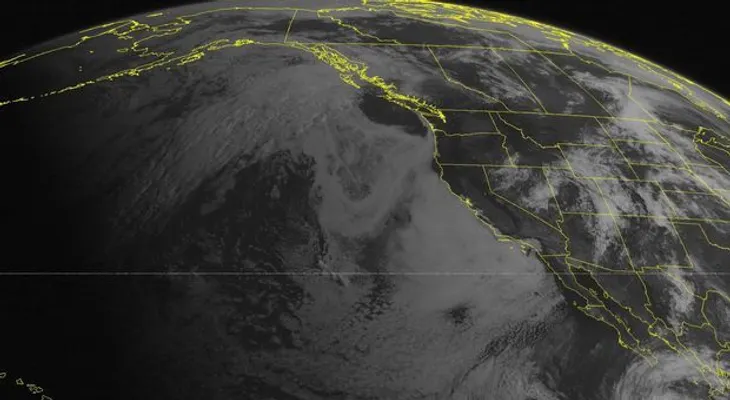 Huracán Blanca se debilita a categoría 3; México se prepara 