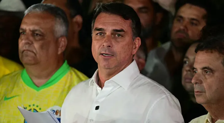 Flávio Bolsonaro pedirá la anulación de las elecciones en Brasil tras su derrota ante Lula