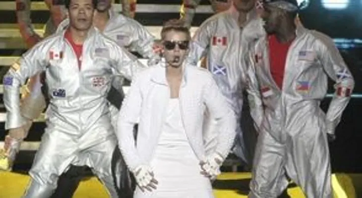 Bieber enfrenta cargos por robo y lesiones en Argentina