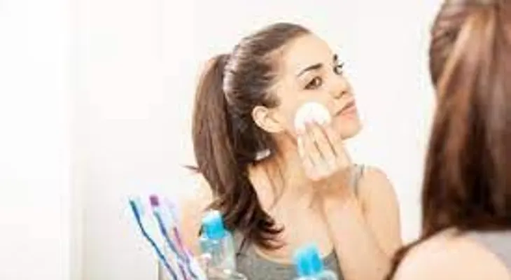 Aceite de almendras en la cara reduce las ojeras y previene el envejecimiento