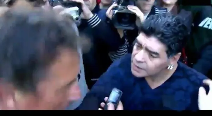 Video: Maradona le pegó un cachetazo a periodista