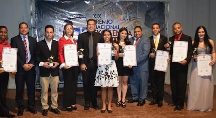 Ministerio de la juventud entrega Premio Excelencia Juvenil Juan Pablo Duarte 2015