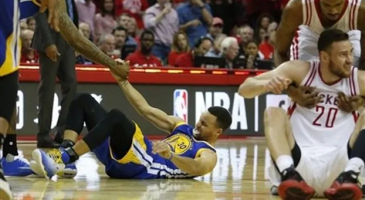 Stephen Curry se perderá al menos 2 semanas por esguince en rodilla