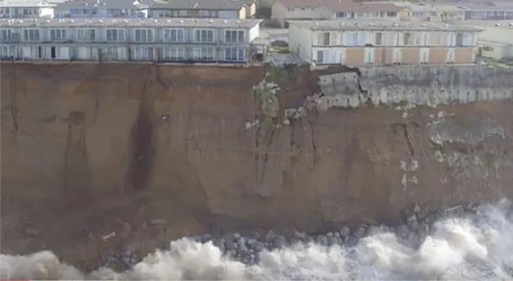 Una ciudad en EE.UU. se cae literalmente por un acantilado al océano por culpa de El Niño (VIDEO)