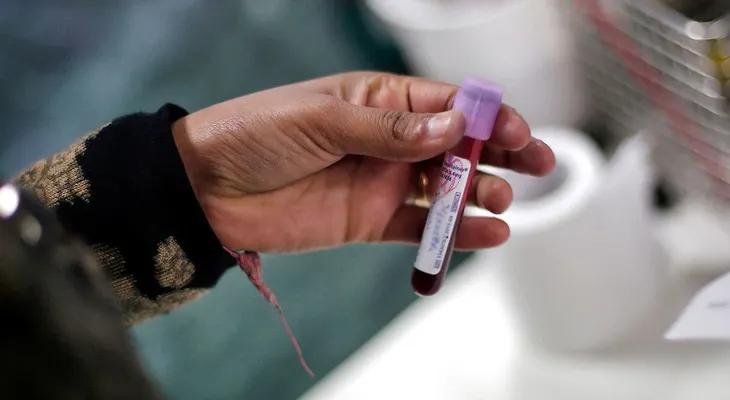 La India afirma haber "cultivado con éxito" en laboratorio la nueva variante británica del coronavirus