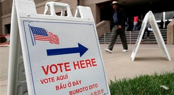 Elecciones de Estados Unidos exponen división generacional entre hispanos 
