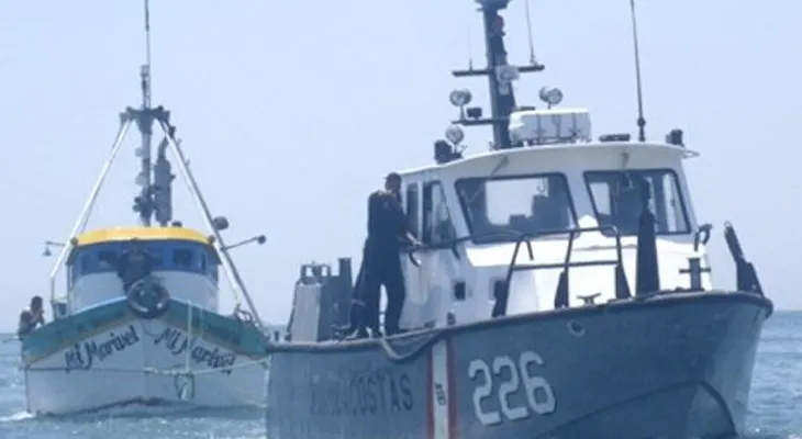 46 personas rescatadas tras quedar varadas en alta mar