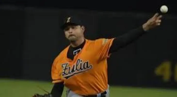 Aguilas contratan relevista Jake Sánchez; contrarían a Esteben Haro