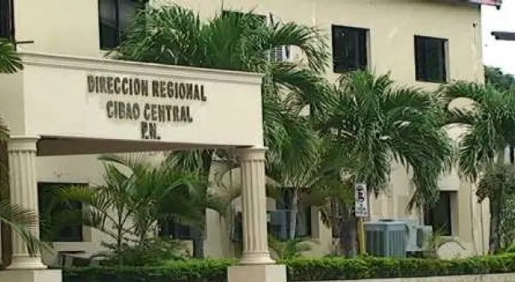Dos adolescentes entran con una metralleta a Palacio Municipal