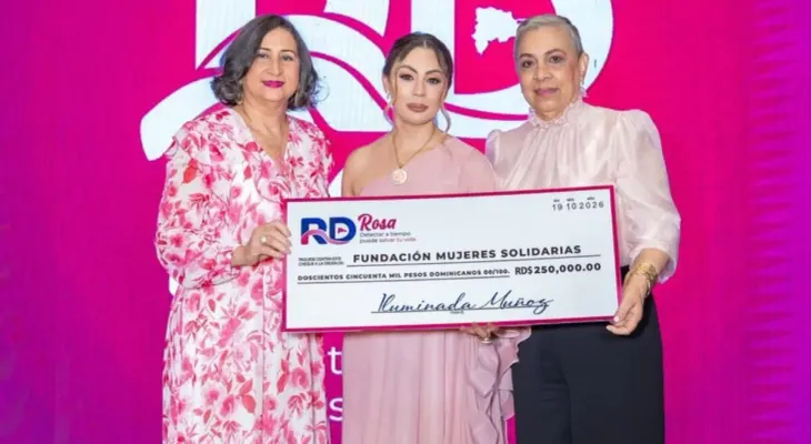 Iluminada Muñoz dona 500 mil pesos a dos fundaciones en apoyo a la lucha contra el cáncer*