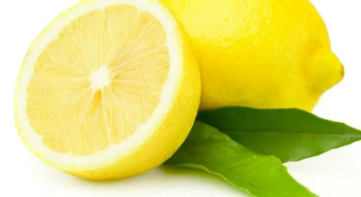 Exfolia y aclara tu piel con esta mascarilla de limón