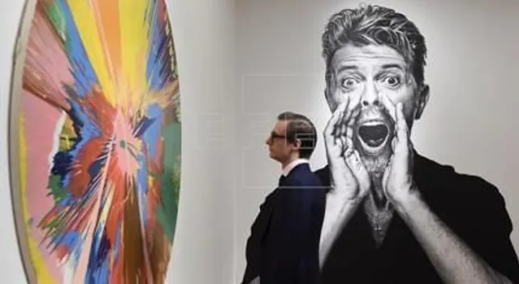 Londres exhibe al público la colección de arte privada de David Bowie