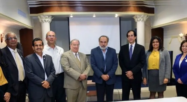 Ministro Montalvo se reúne con nuevo director y comisión de veeduría de OISOE