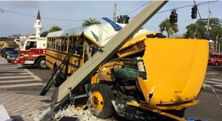 Varios dominicanos en el grupo de 20 heridos, en accidente de autobús en El Bronx