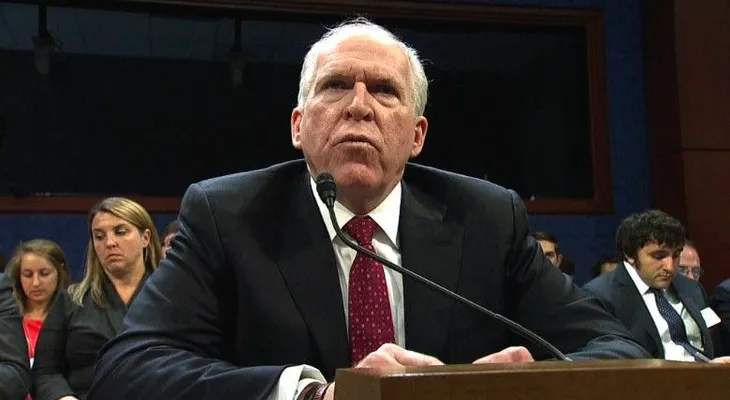 Los rusos contactaron a la campaña de Trump, dice el exjefe de la CIA John Brennan