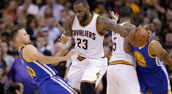 Cleveland pone en apuros a GS; empata serie 3-3 y forza a un séptimo juego