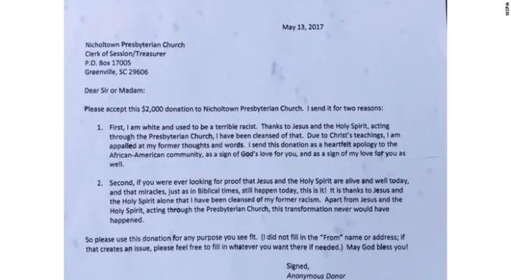 Un "terrible racista" pide perdón a una iglesia negra y entrega generosa donación