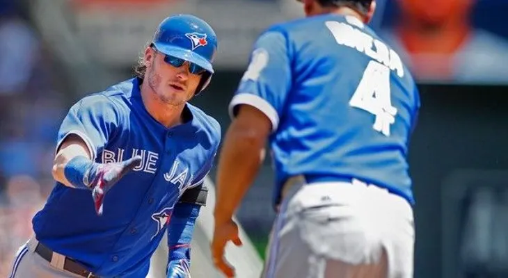 Donaldson guio a Toronto; Bautista dio un par de hits