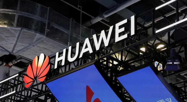 FCC bloquea por primera vez dos equipos con chip de vigilancia de subsidiaria de Huawei