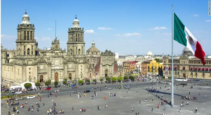 La economía de México se contrae por primera vez en tres años