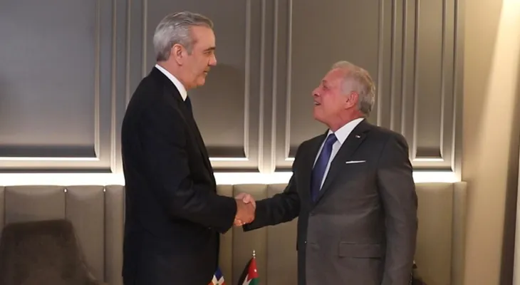Presidente Abinader y el rey de Jordania sostienen reunión bilateral