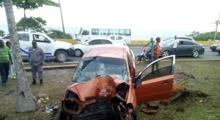 Periodista Danny Santana sufre accidente de tránsito