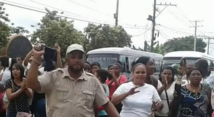Protestan frente a Centro Médico Integral II intervenido por MP