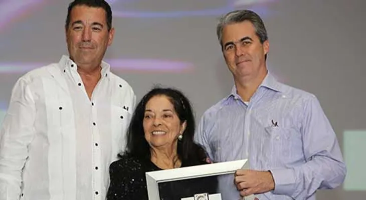 Banco Popular reconoce trayectoria de Rosalinda Thomas en la promoción del turismo